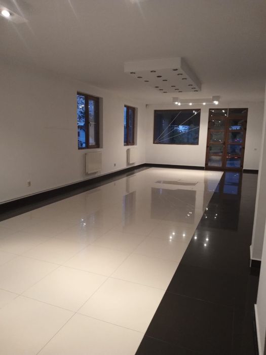 Casa vila la strada sos DN1