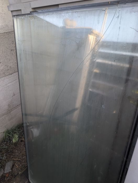 Vând două ferestre din termopan