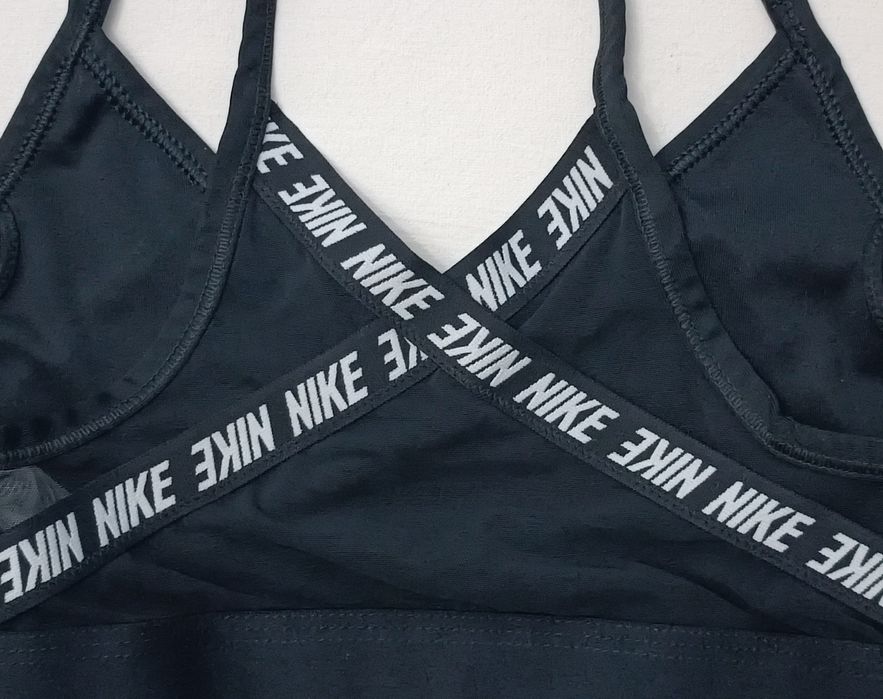 Nike DRI-FIT Indy Bra оригинално бюстие S Найк спорт фитнес тренировки