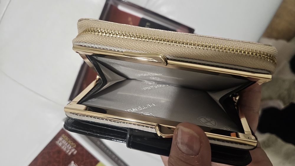 Портмоне Петърсн