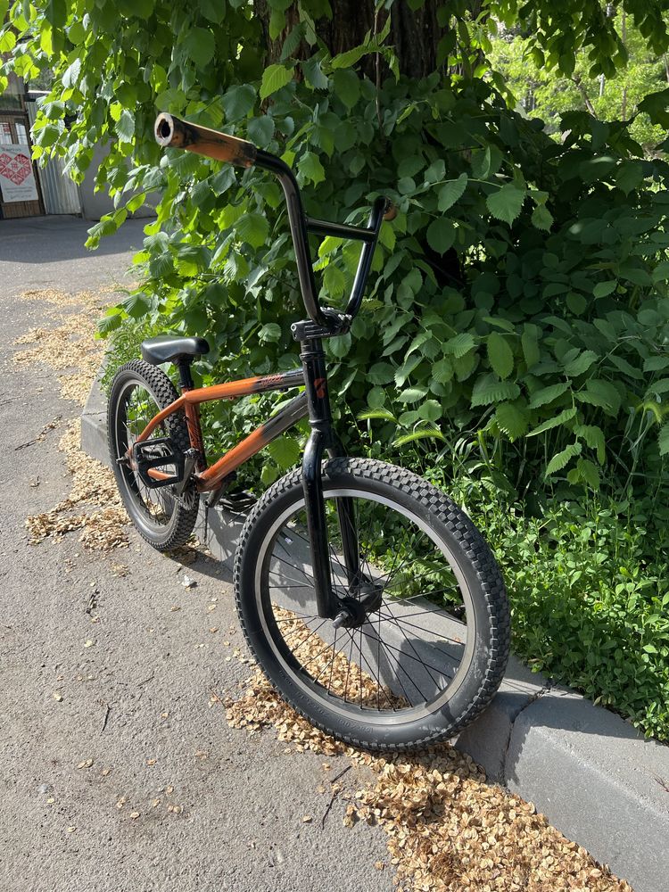 Велосипед  трюковой BMX