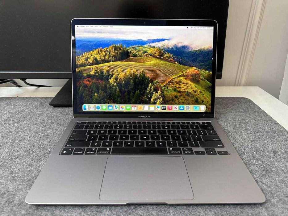 MacBook Air M1 2020 года 13” 8/256 GB