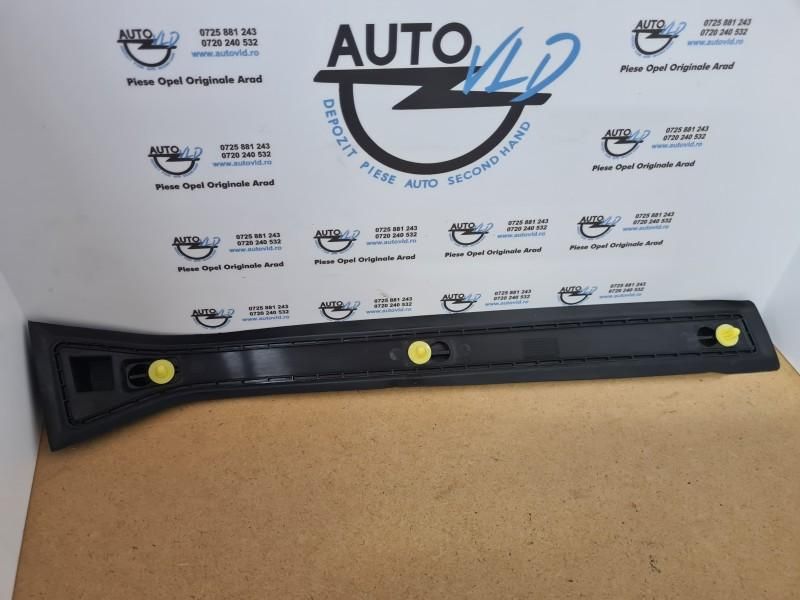 Cheder stalp dreapta fata Opel Astra H GTC
