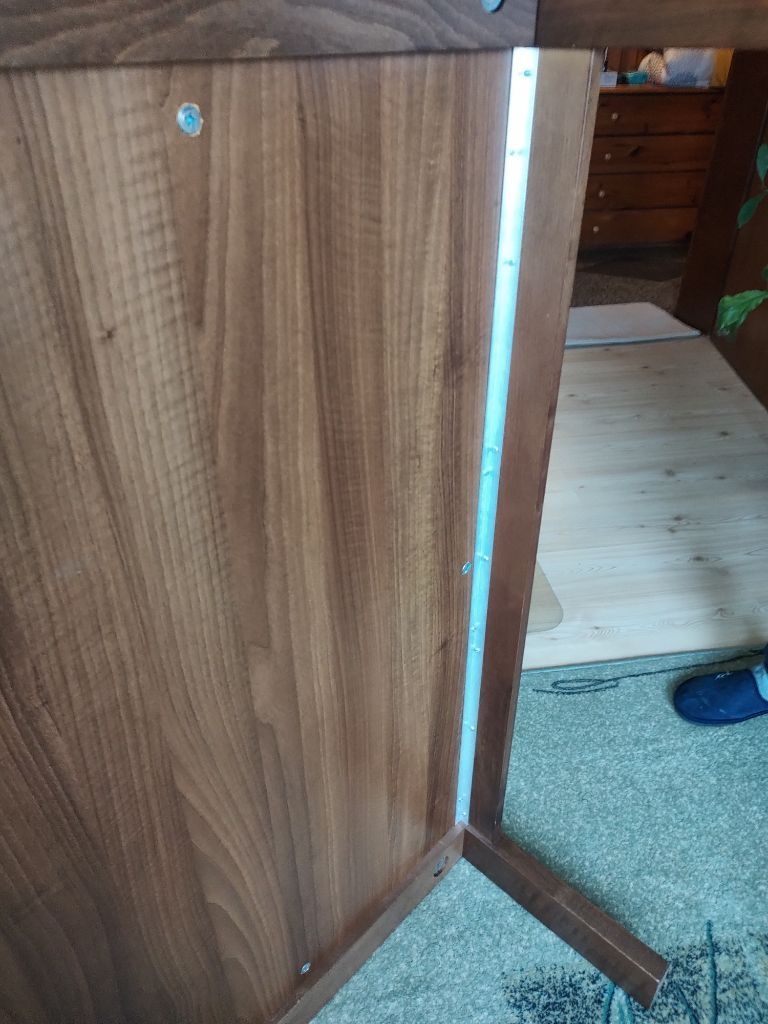Продавам холна маса за кафе с размери 120 х 70 см., височина 37 см.