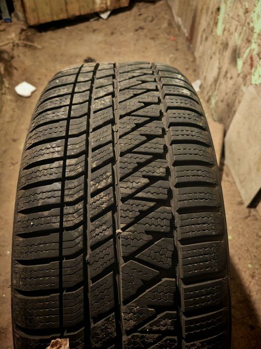 Продавам комплект Зимни гуми KUMHO с джанти 17ки за БМВ Ф01