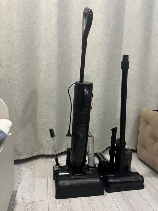 Пылесос почти новый