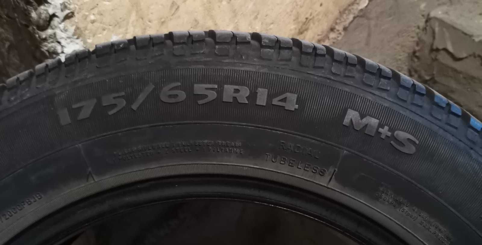 Продавам 2 броя зимни гуми 175.65.14 на 1 сезон дот 2019 Debica