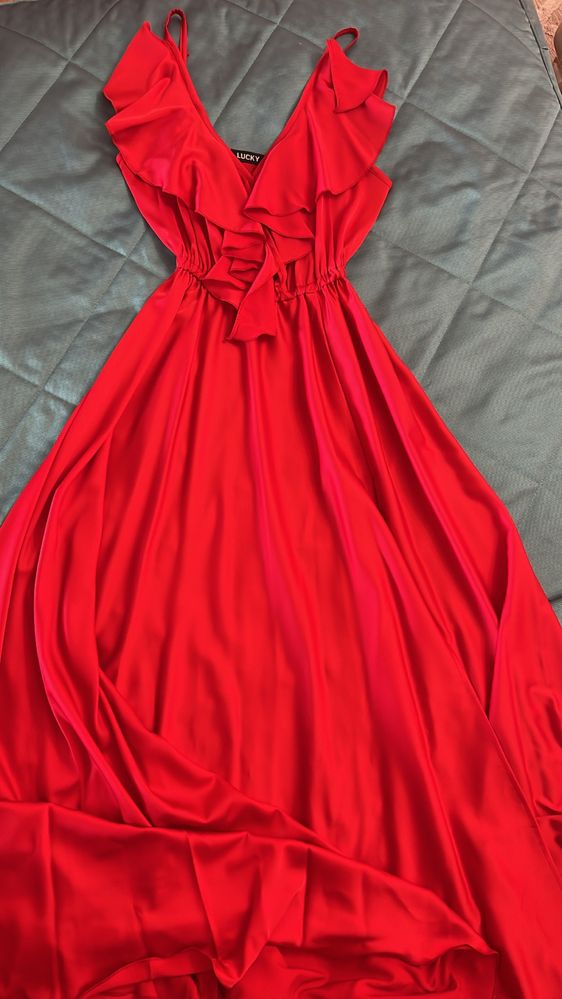 Роскошное шёлковое платье на выпускной от бренда Kapsula. Размер М