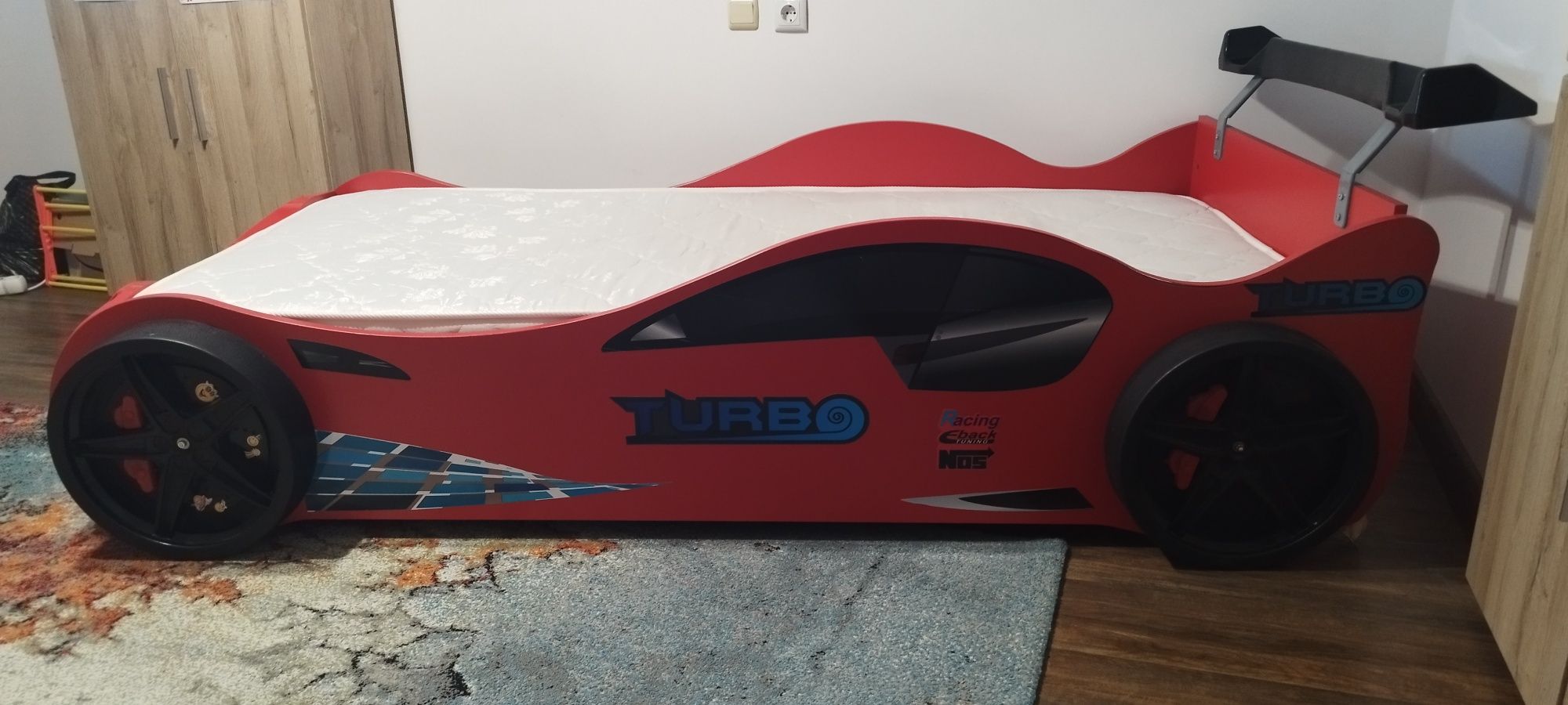 Легло кола TURBO