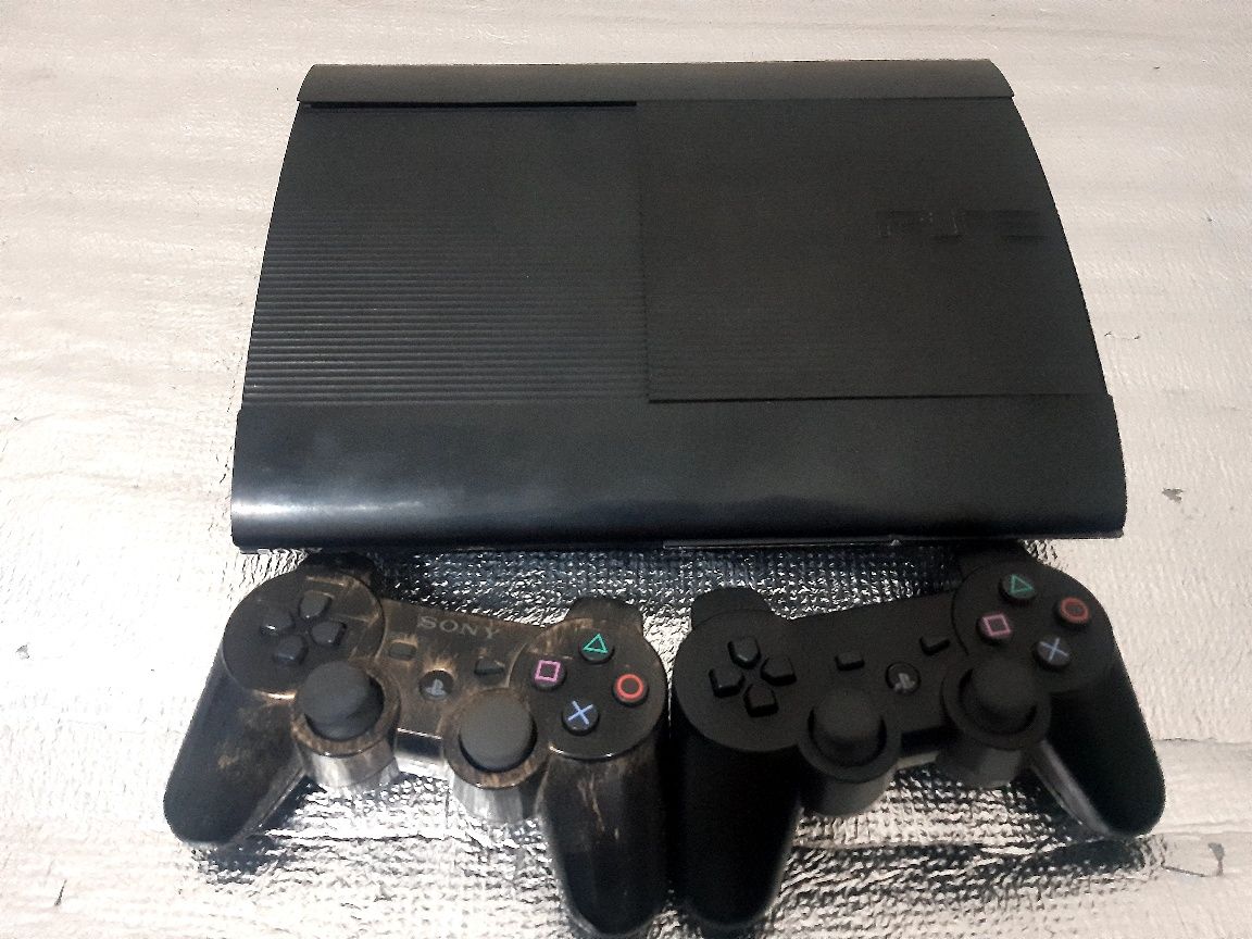 Playstation 3 supper slim 320GB