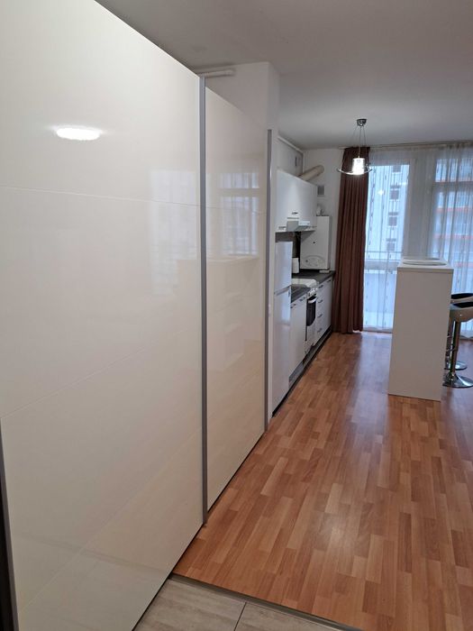 Inchiriez apartament