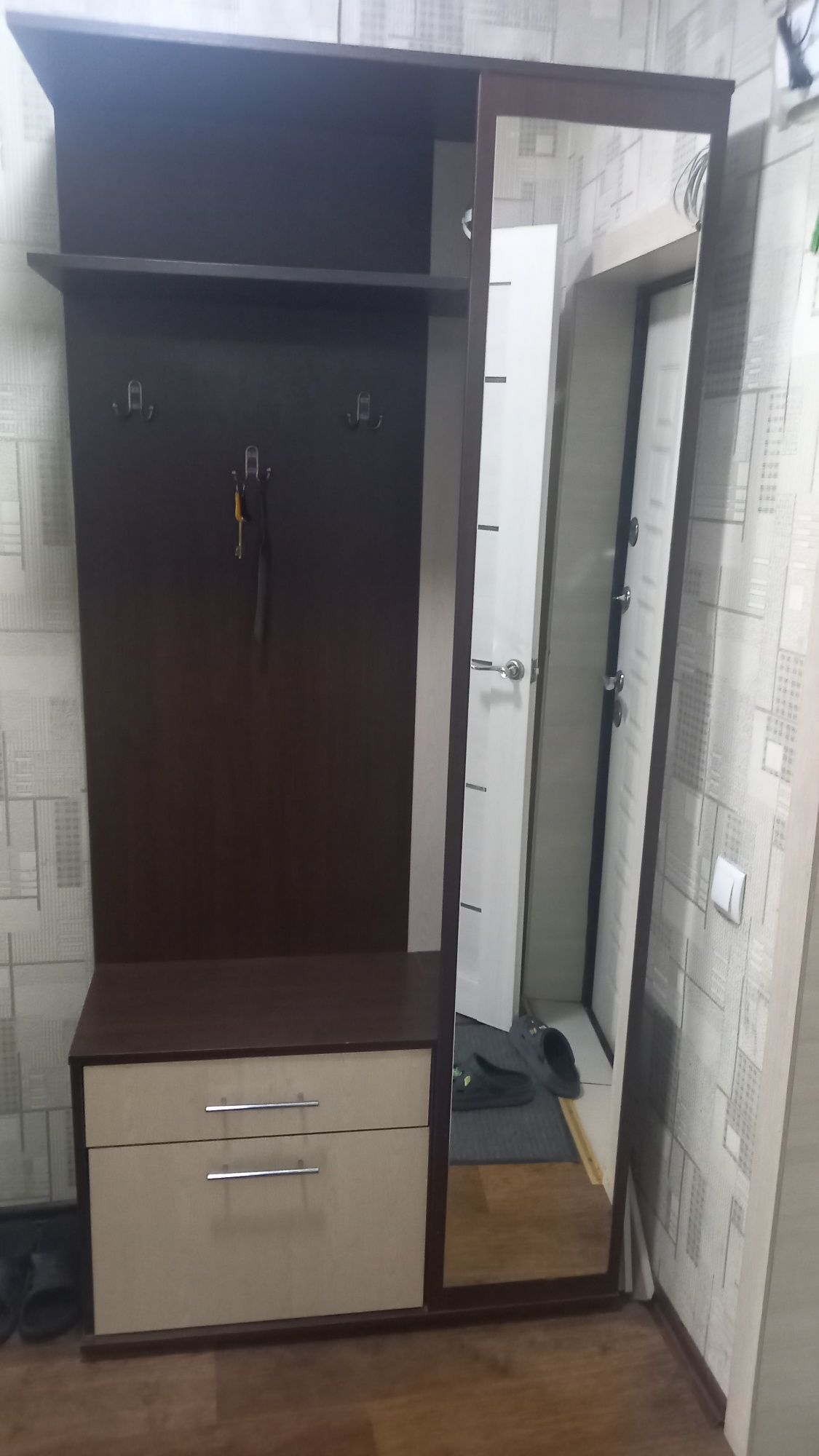 Продам     прихожую