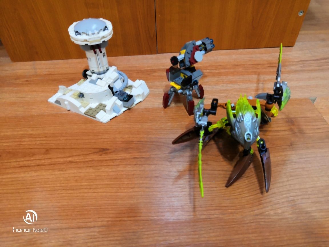 Robot și statie Star Wars