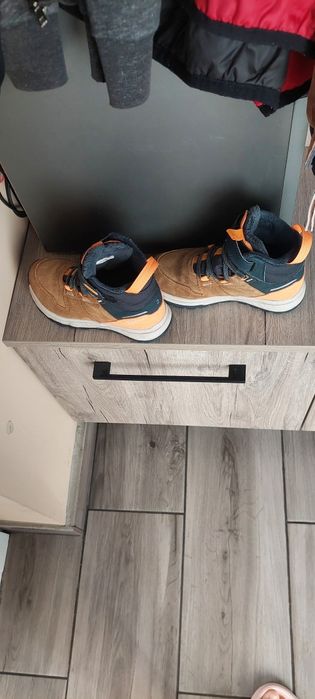 Детски боти от Декатлон.