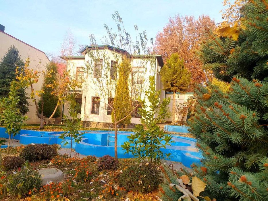 Экслюзив Ховли УЙ  СОТИЛАДИ 7.2. сот.6 хона Уй Канал буйида! Чирчик ш.