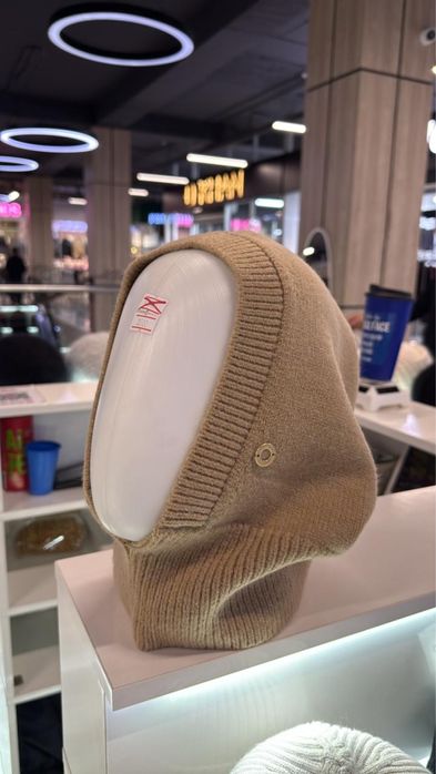 Капоры , шапки капюшон Lora Piana