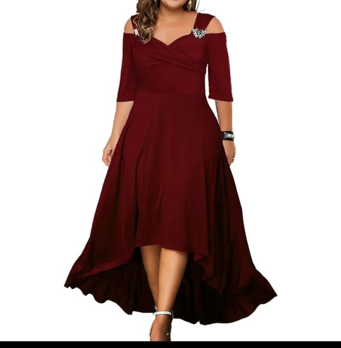 Платье 52- 54 размер. На рост примерно 168 179 см..  Цвет все остально