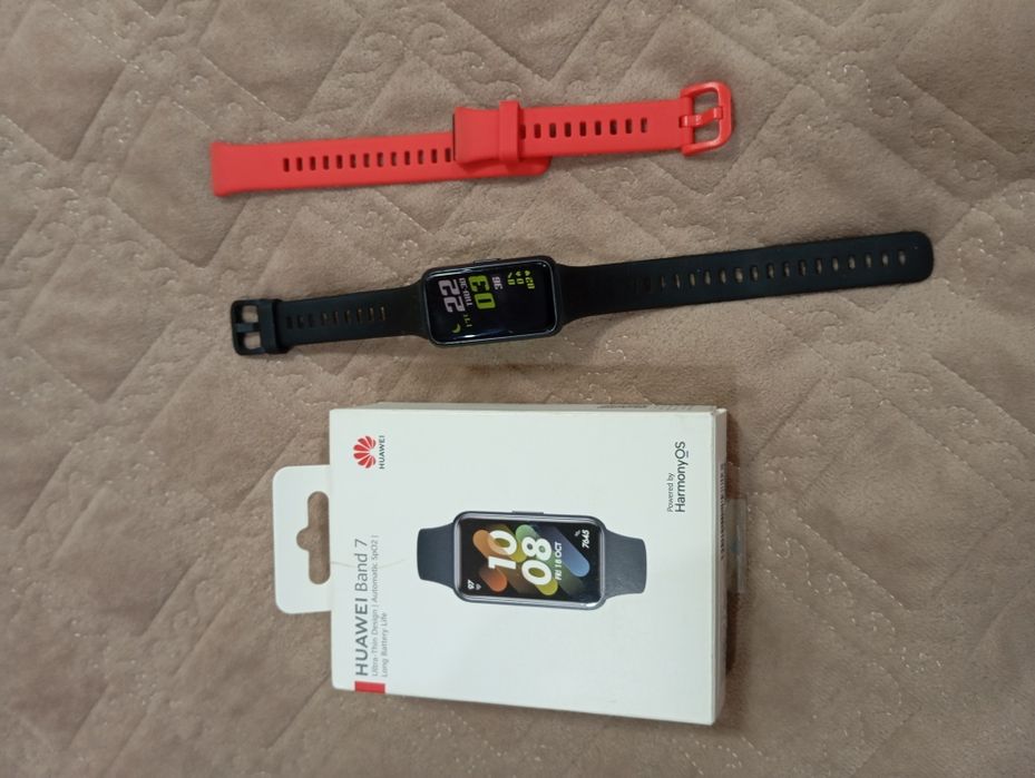 Продам фитнес браслет Huawei Band 7