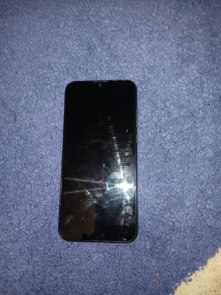 Телефон MOTO  e 6i