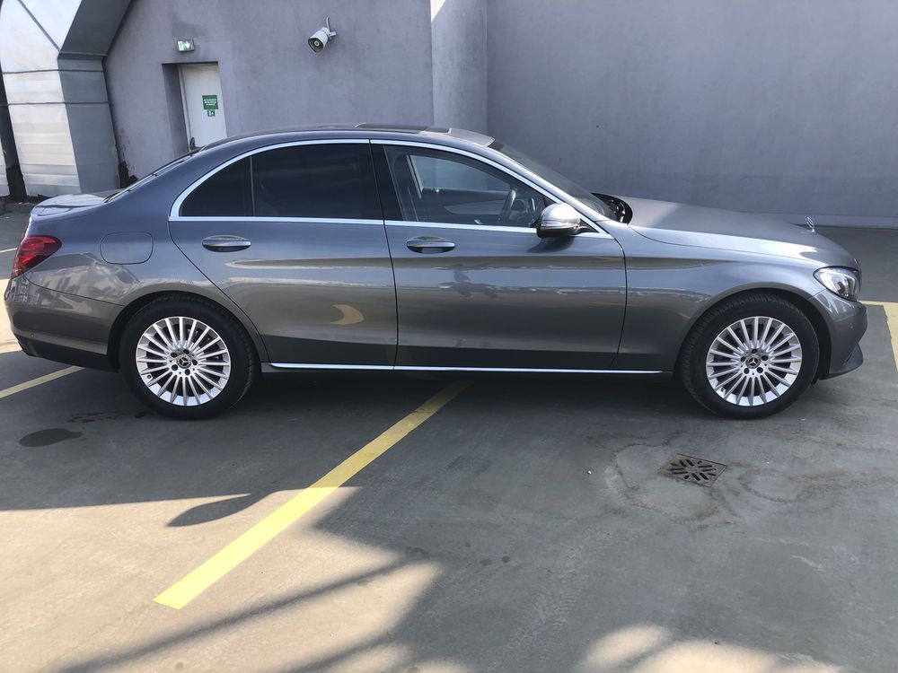 Mercedes C Class Elegance 9G-tronic C220