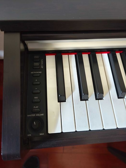 Pian digital Yamaha YDP-135 ARIUS