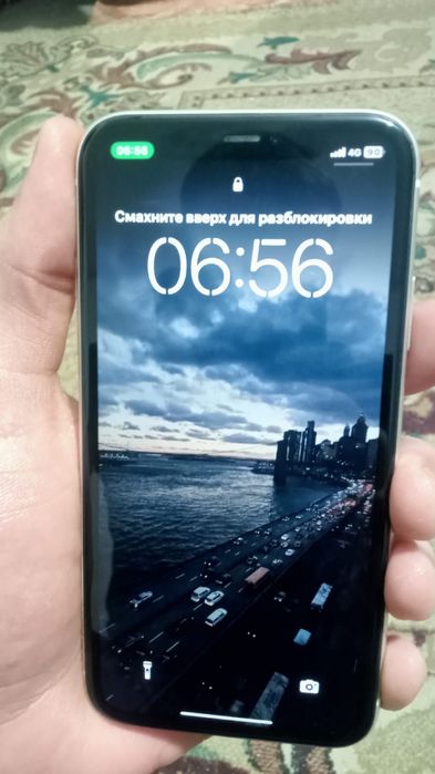 Обменяю айфон 11 на модель выше