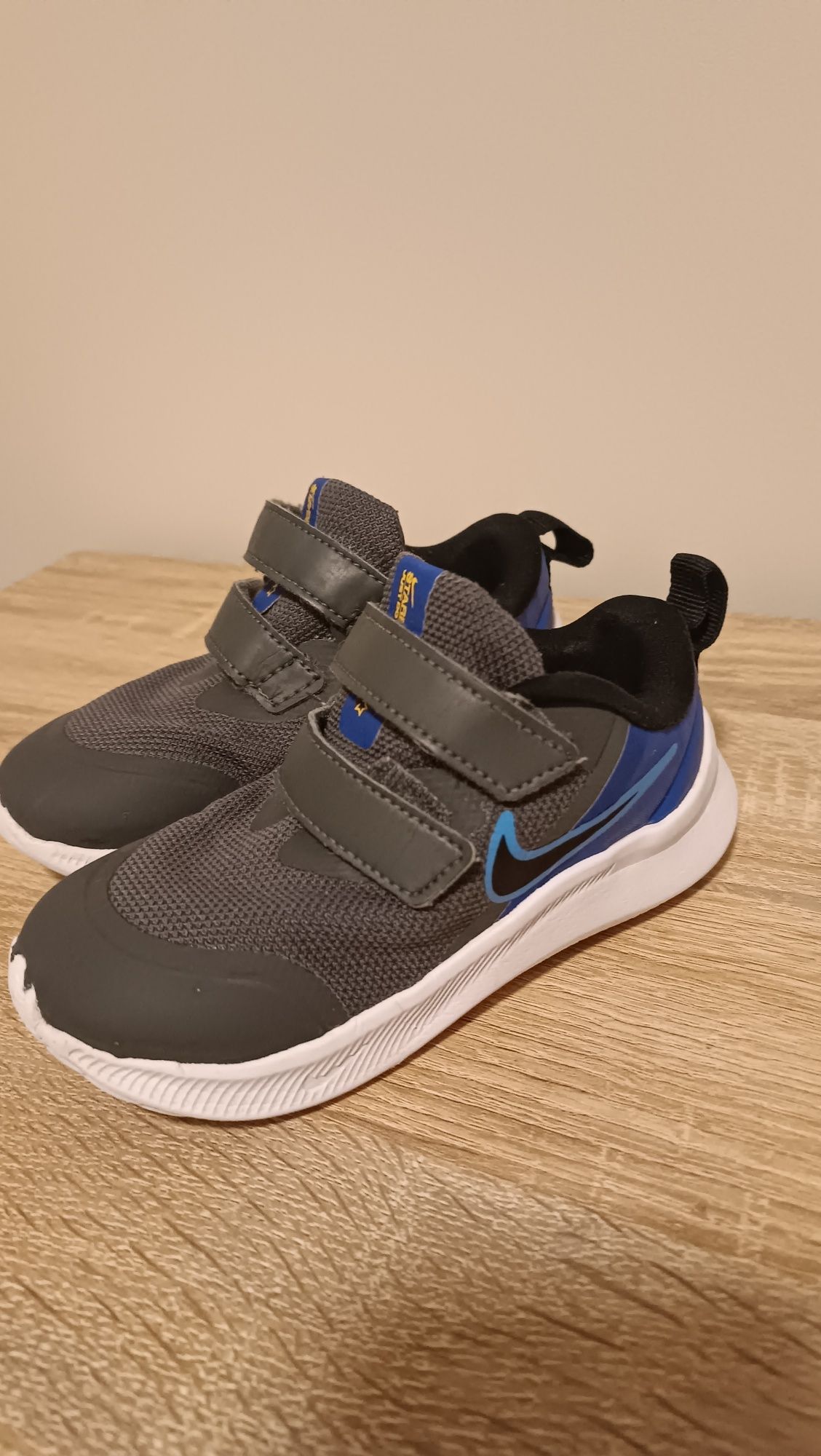 Маратонки Nike 25