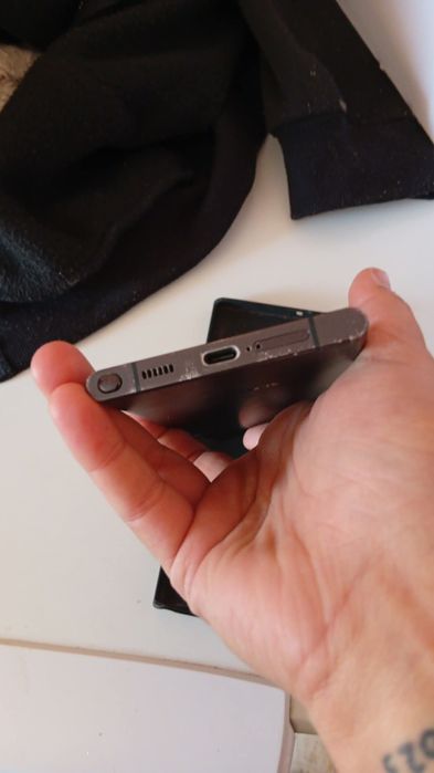 Samsung s22ultra pentru piese de vinde urgent!!