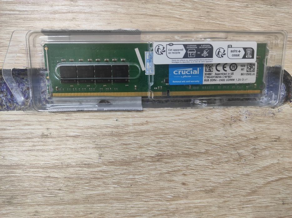 Crucial 8GB DDR4 - 2400