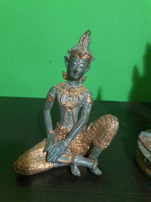 Statuii Îngerii lui Buddha