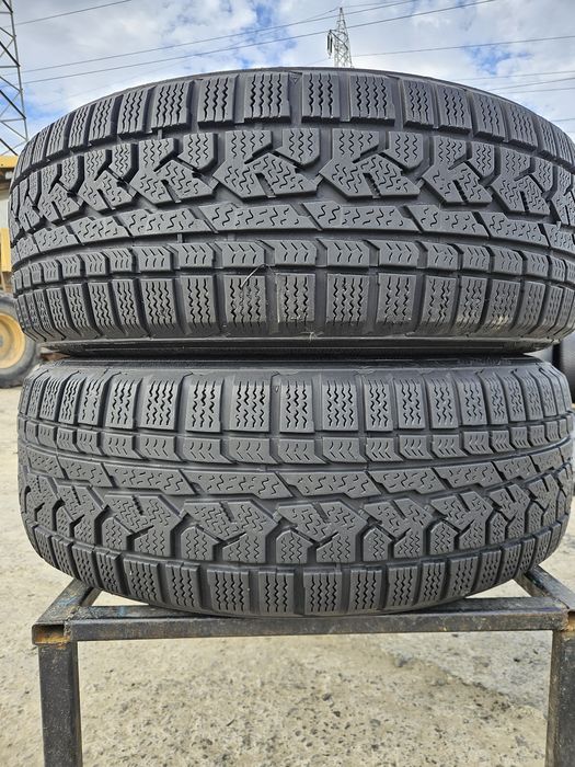 Vând anvelope iarna 235/60/18 235/60r18 Kumho