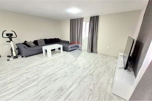 Продава се Къща в Варна, Галата - 730 кв.м за 343 €/кв.м - Снимка #5