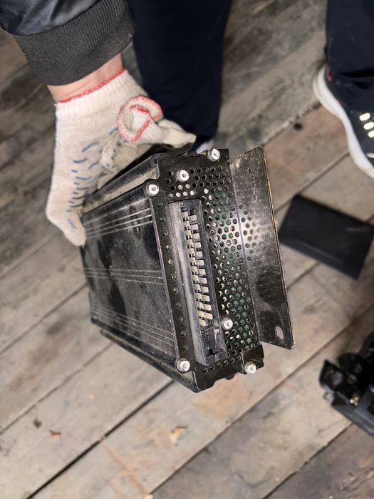 Усилитель сабвуфера Audi а6с5 штатный