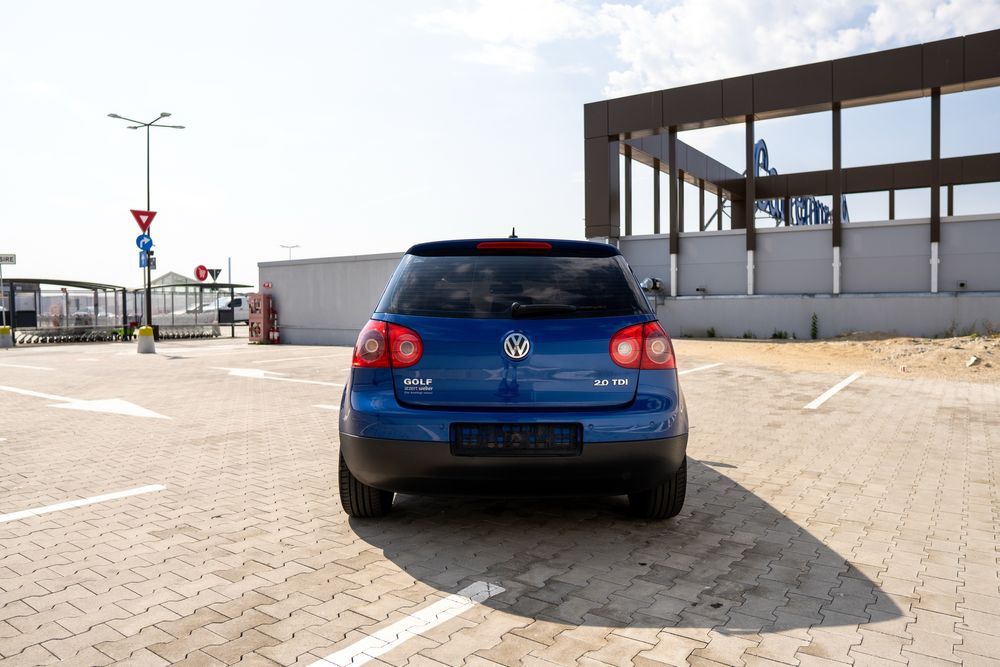 Vând Volkswagen Golf 5 BKD, 2.0 TDI, DSG, STOCK