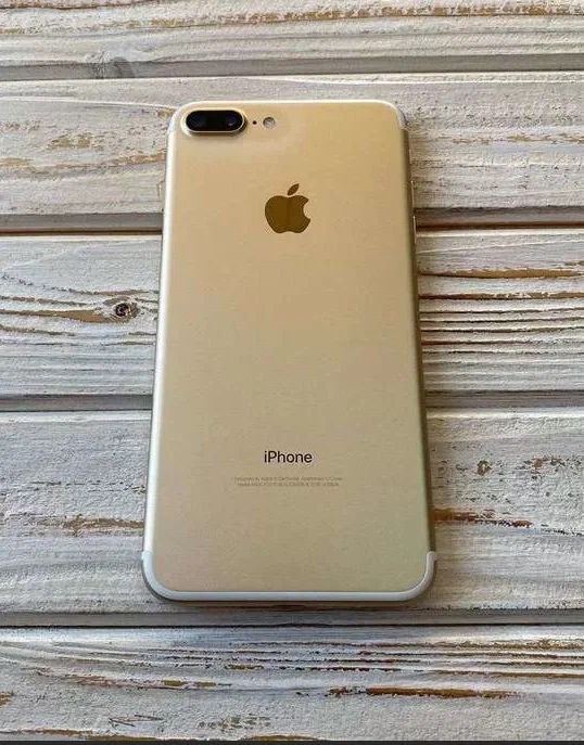 Продам iPhone 7 Plus Gold