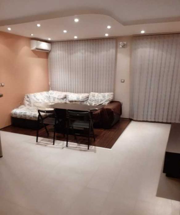 Дава се под наем Двустаен апартамент в София, Изток - 72 кв.м за 614 € - Снимка #2