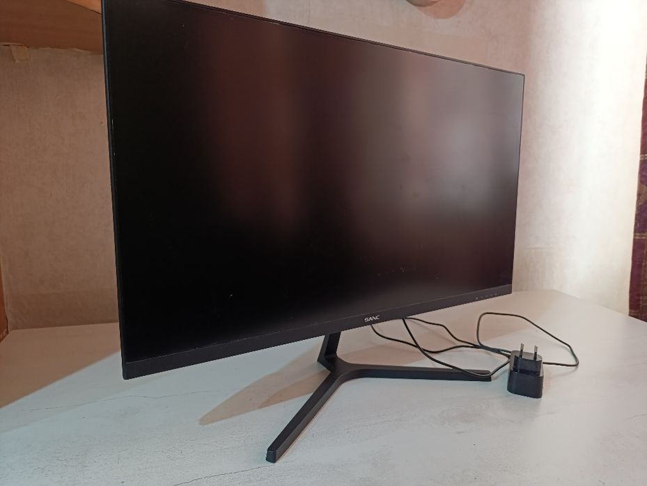 В наличии Игровой монитор Sanc M2453KJ в идеальном состоянии