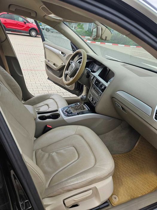 AUDI A4, B8 Sedan,  2012- stare foarte buna