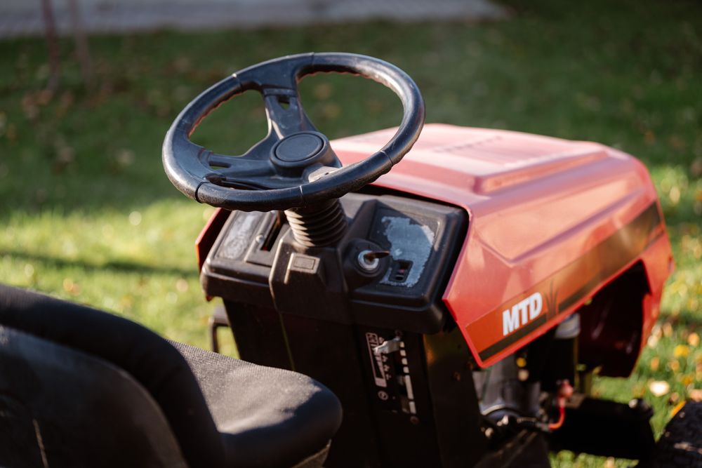Tractoraș de tuns gazon MTD – stare foarte bună, gata de lucru!