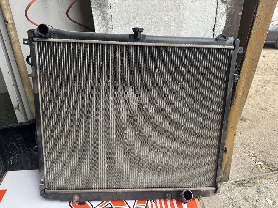 Продам радиатор оригинал от тойота лэнд крузер 200