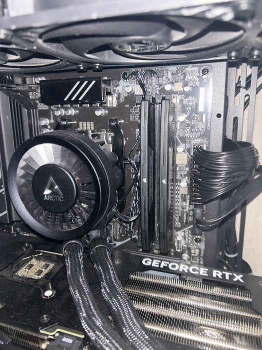 Vând RAM Corsair Vengeance DDR5 32GB (2x16GB) 5600MHz CL36