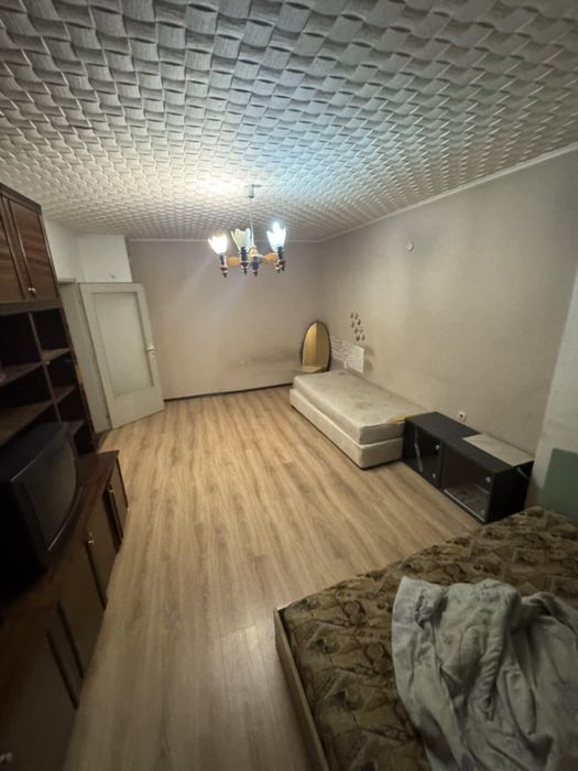 Тристаен, под наем, ж.к Света Троица