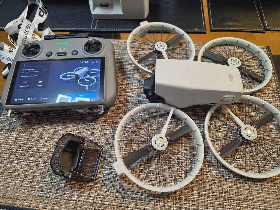 Продавам DJI Flip fmc RC2 + DJI Care 1y