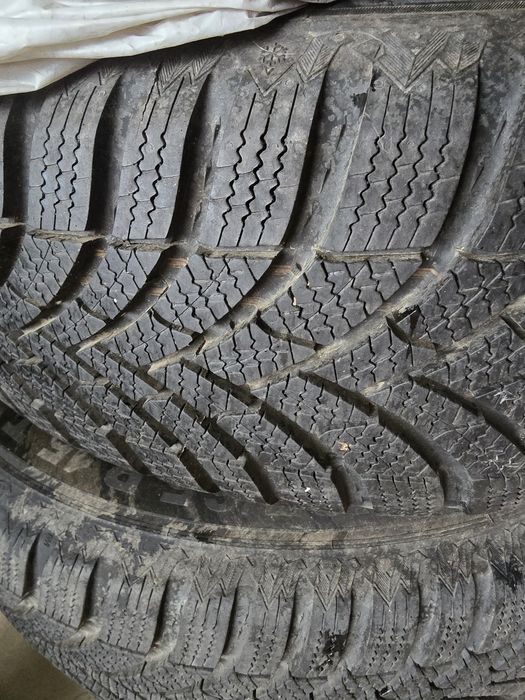 Зимни гуми с джанти за Мерцедес 185/65R15