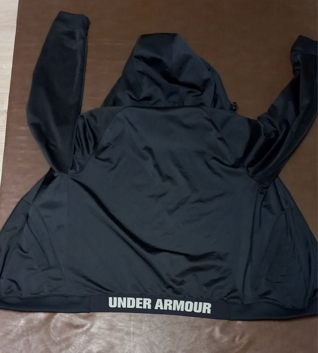 Under armor суичер/ветровка