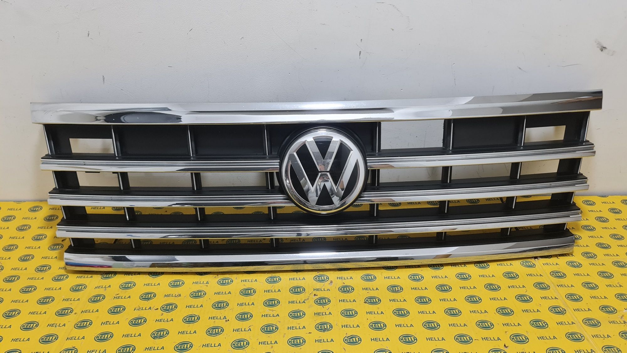 Grila bara fata masca radiator far VW Touareg 3 760 7cr emblema radar
