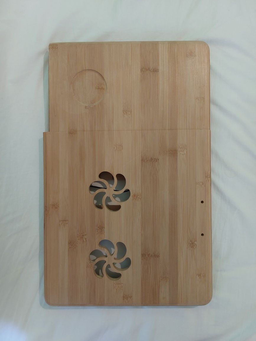 Măsuță pentru laptop din lemn