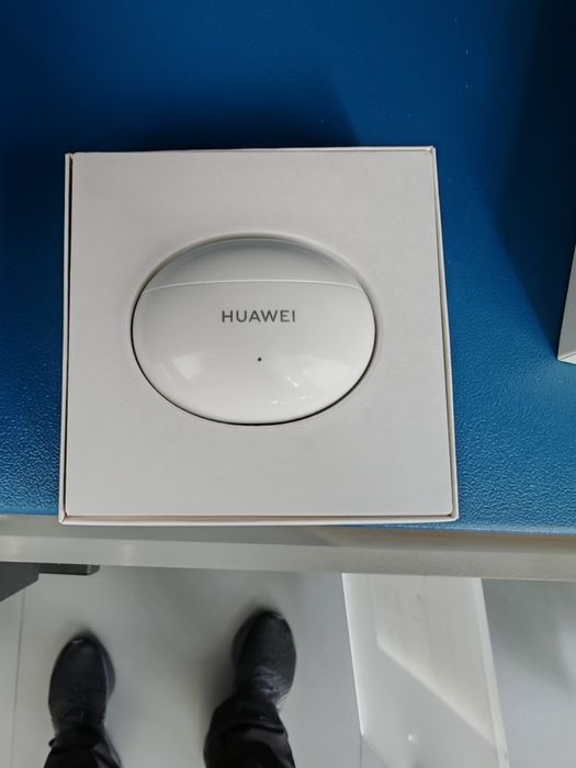 Vînd căști defecte merge decît o cască Dreapta. 50lei.