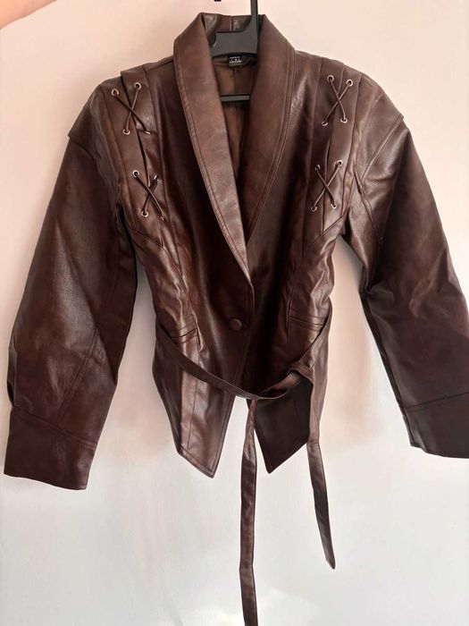 Кафяво кожено яке