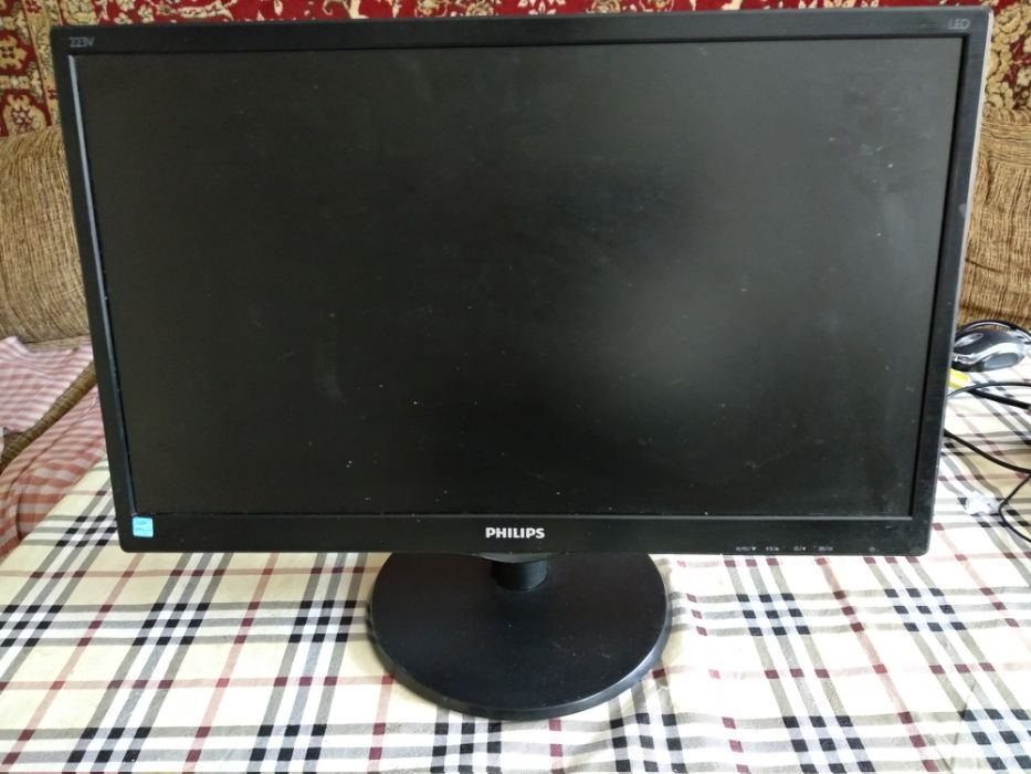 Монитор Philips 21,5 (54,6 см) V-line LED